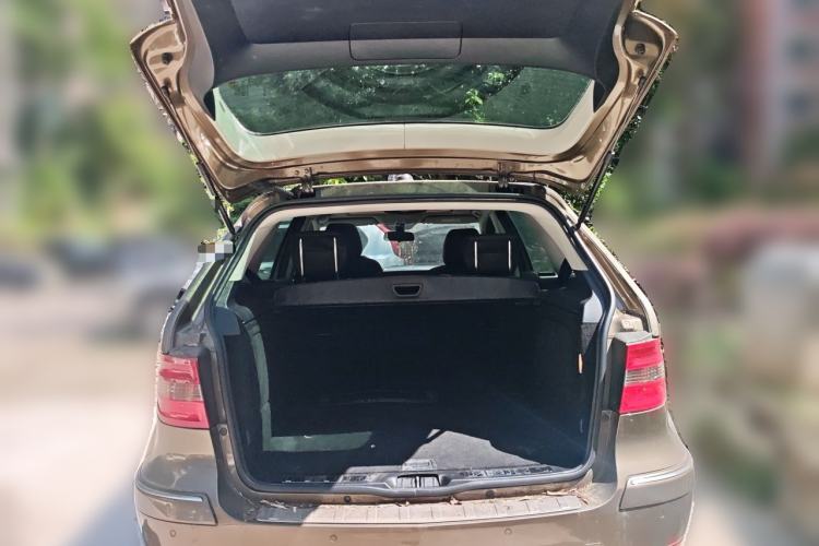 Used Mercedes-Benz B-Class 2009 B 200 Luxury Model Trunk