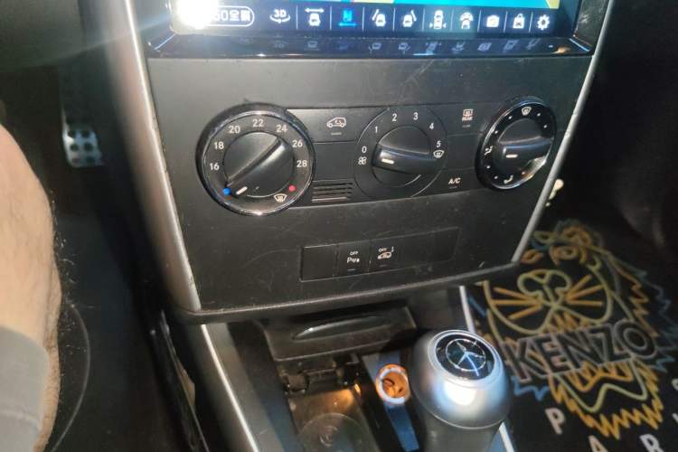 Used Mercedes-Benz B-Class 2009 B 200 Fashion Model Audio And AC Panel