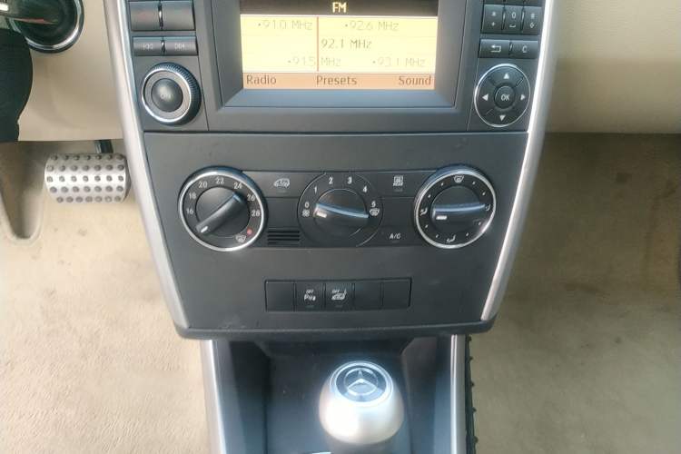Used Mercedes-Benz B-Class 2009 B 200 Fashion Model Audio And AC Panel