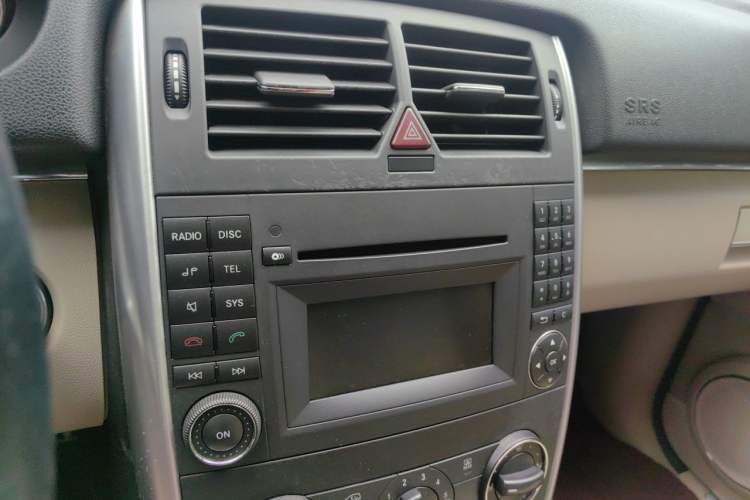 Used Mercedes-Benz B-Class 2009 B 200 Luxury Model Audio And AC Panel