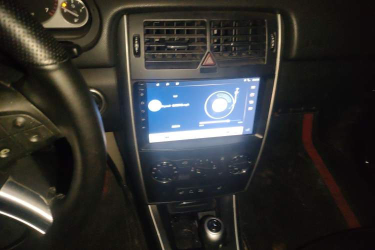 Used Mercedes-Benz B-Class 2009 B 200 Luxury Model Audio And AC Panel