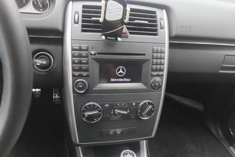 Used Mercedes-Benz B-Class 2009 B 200 Sport Edition Audio And AC Panel