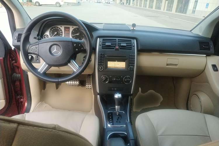 Used Mercedes-Benz B-Class 2009 B 200 Fashion Model Center Console