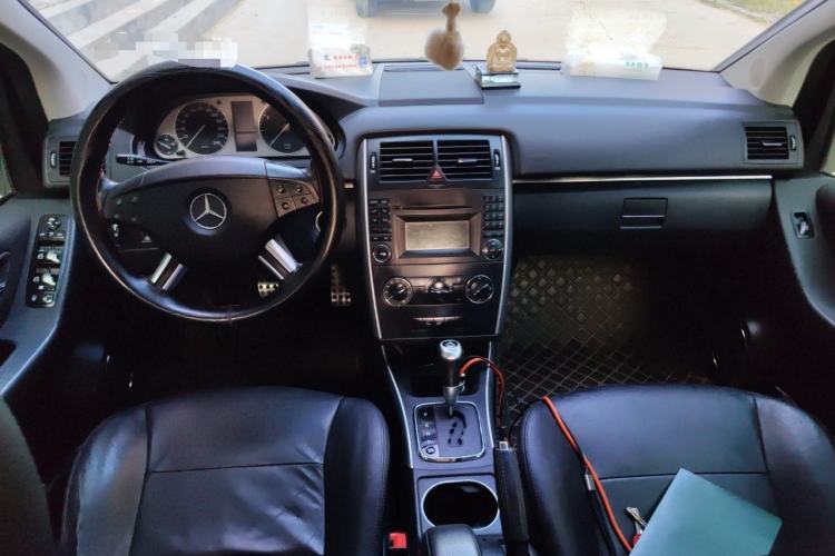 Used Mercedes-Benz B-Class 2009 B 200 Fashion Model Center Console