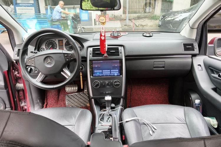 Used Mercedes-Benz B-Class 2009 B 200 Fashion Model Center Console