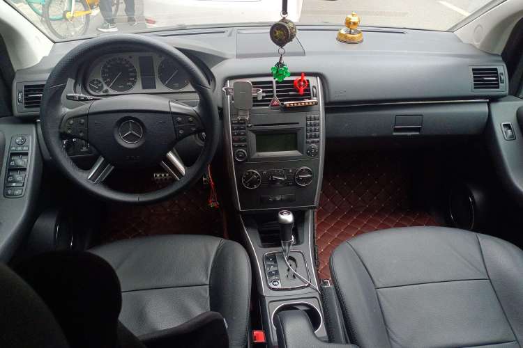 Used Mercedes-Benz B-Class 2009 B 200 Fashion Model Center Console
