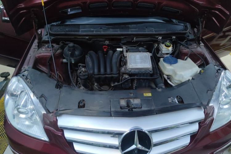 Used Mercedes-Benz B-Class 2009 B 200 Fashion Model Engine Bay