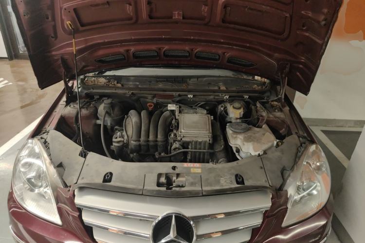 Used Mercedes-Benz B-Class 2009 B 200 Fashion Model Engine Bay