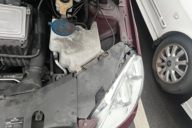 Used Mercedes-Benz B-Class 2009 B 200 Sport Edition Engine Bay Left