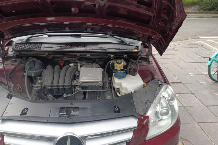 Used Mercedes-Benz B-Class 2009 B 200 Fashion Model Engine Bay Left