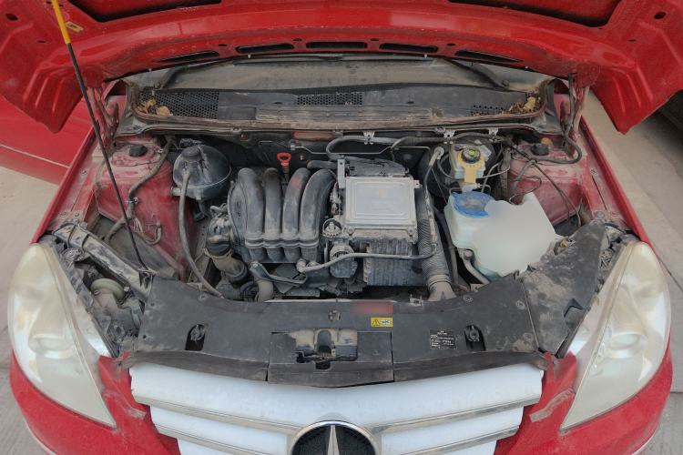 Used Mercedes-Benz B-Class 2009 B 200 Fashion Model Engine Bay