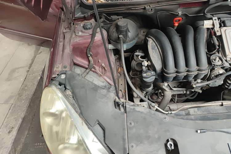 Used Mercedes-Benz B-Class 2009 B 200 Luxury Model Engine Bay Right