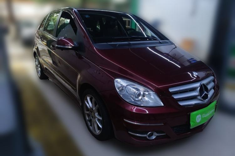 Used Mercedes-Benz B-Class 2009 B 200 Fashion Model Front Right 45 Deg