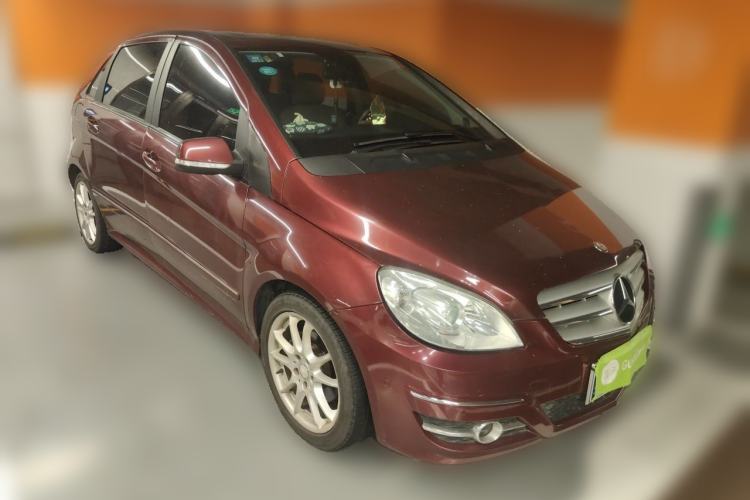 Used Mercedes-Benz B-Class 2009 B 200 Fashion Model Front Right 45 Deg
