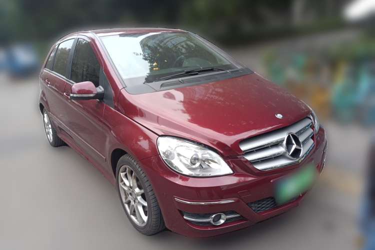 Used Mercedes-Benz B-Class 2009 B 200 Fashion Model Front Right 45 Deg