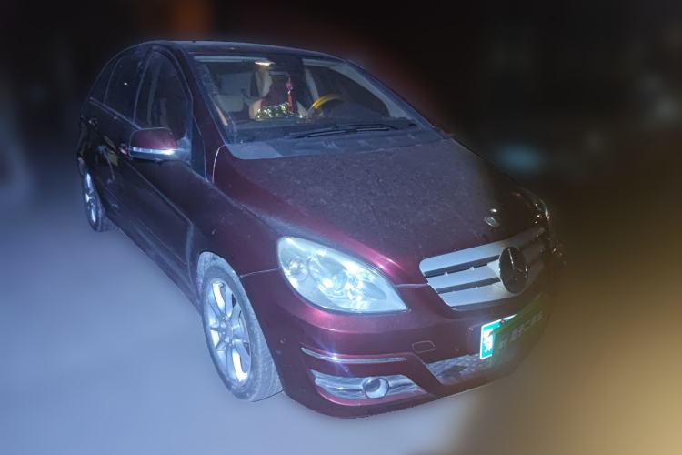 Used Mercedes-Benz B-Class 2009 B 200 Fashion Model Front Right 45 Deg