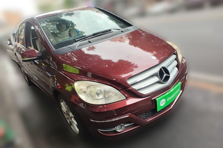 Used Mercedes-Benz B-Class 2009 B 200 Luxury Model Front Right 45 Deg