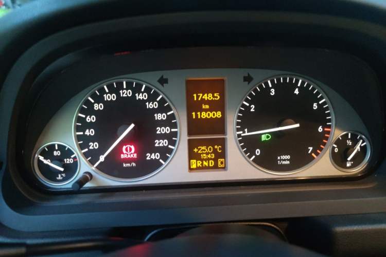Used Mercedes-Benz B-Class 2009 B 200 Fashion Model Instrument Cluster