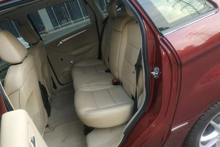 Used Mercedes-Benz B-Class 2009 B 200 Fashion Model Left Rear Seat