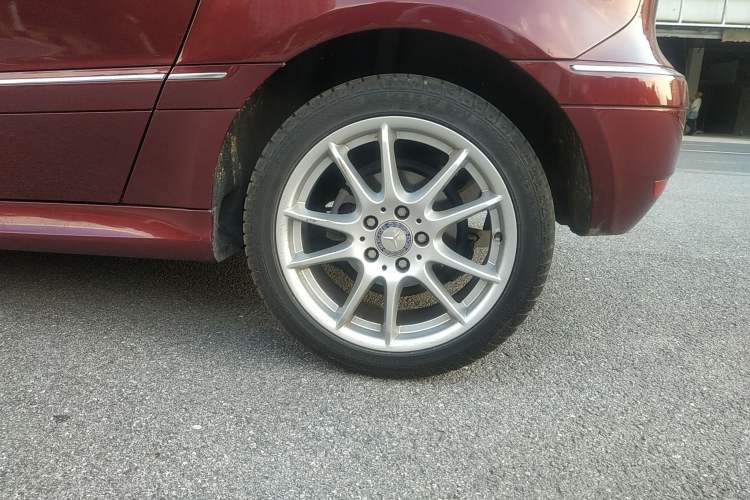 Used Mercedes-Benz B-Class 2009 B 200 Fashion Model Left Rear Wheel Hub