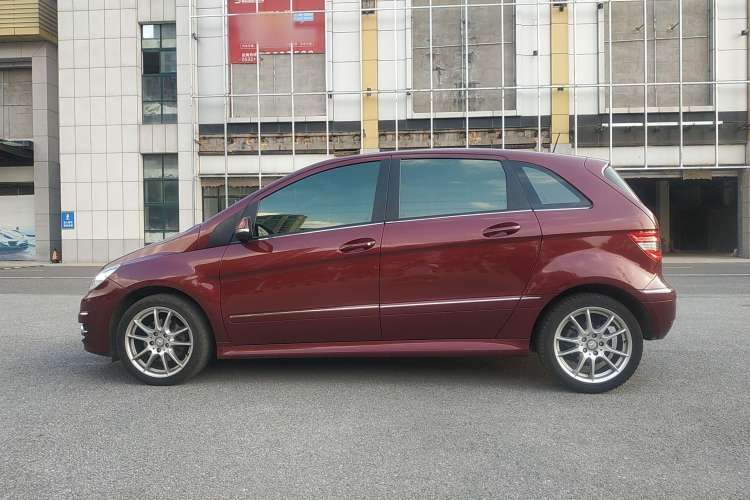Used Mercedes-Benz B-Class 2009 B 200 Fashion Model Left Side