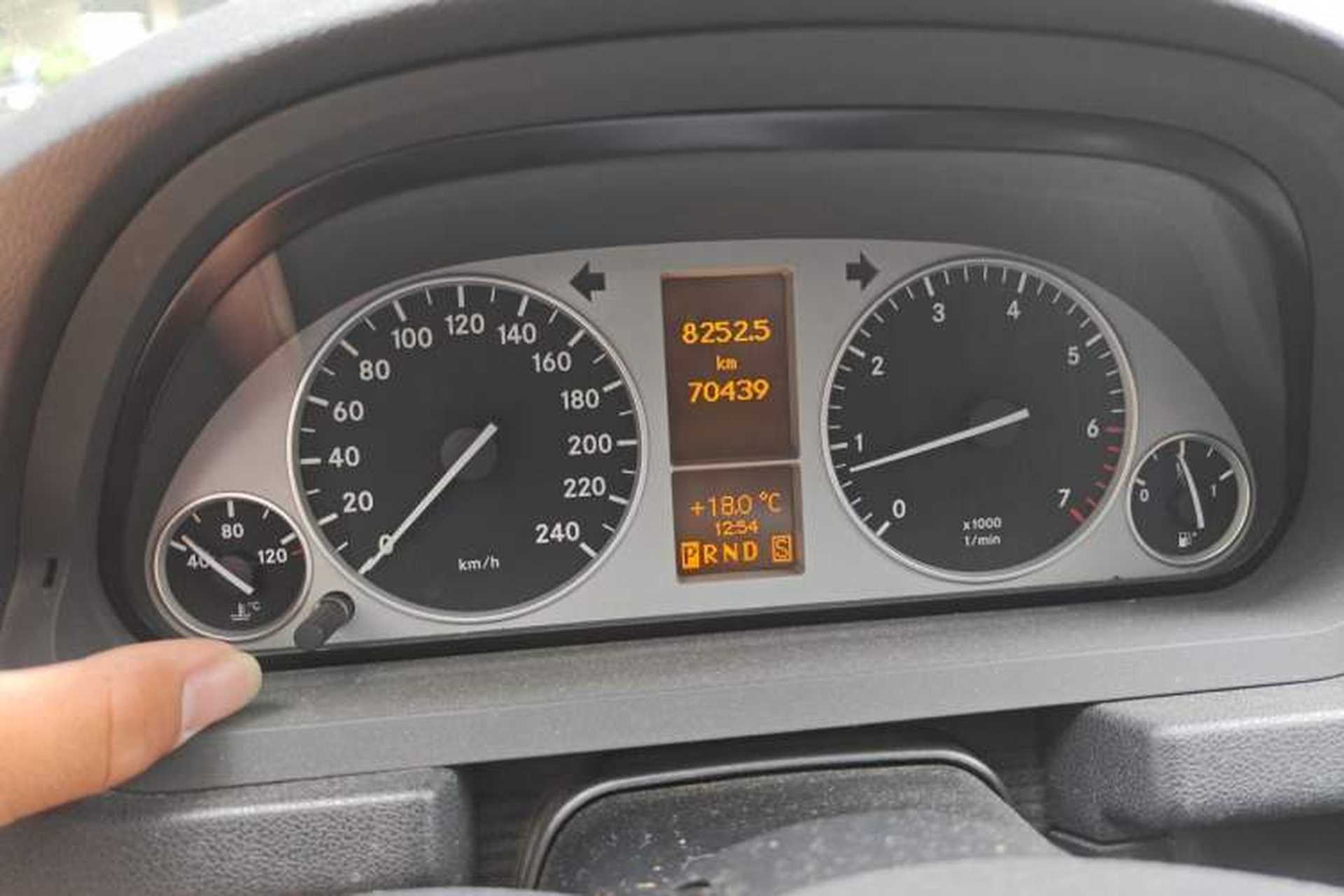 Used Mercedes-Benz B-Class 2009 B 200 Fashion Model Odometer Close Up