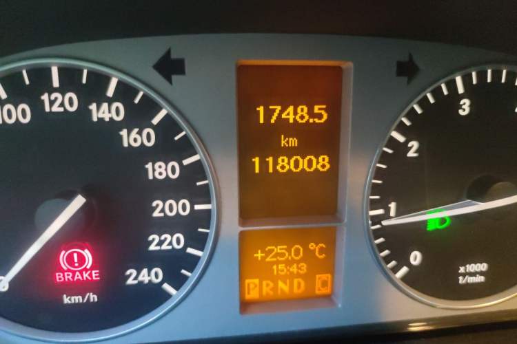 Used Mercedes-Benz B-Class 2009 B 200 Fashion Model Odometer Close Up