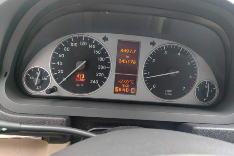 Used Mercedes-Benz B-Class 2009 B 200 Luxury Model Odometer Close Up