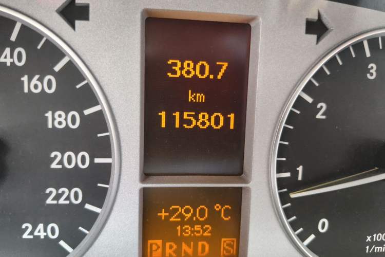 Used Mercedes-Benz B-Class 2009 B 200 Fashion Model Odometer Close Up