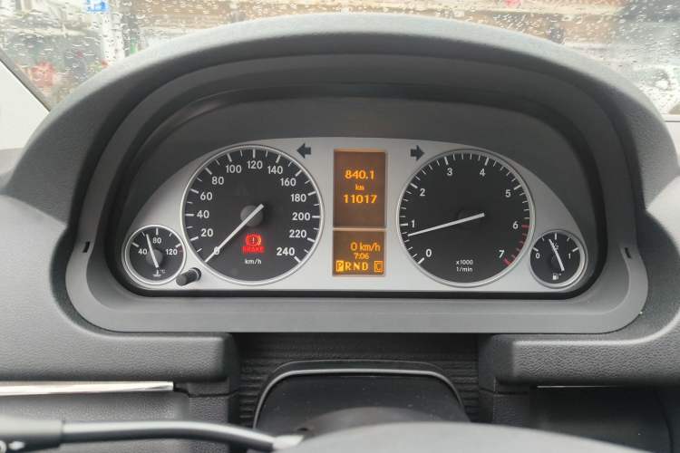 Used Mercedes-Benz B-Class 2009 B 200 Sport Edition Odometer Close Up