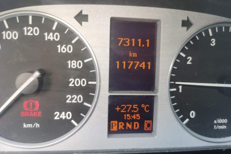 Used Mercedes-Benz B-Class 2009 B 200 Fashion Model Odometer Close Up
