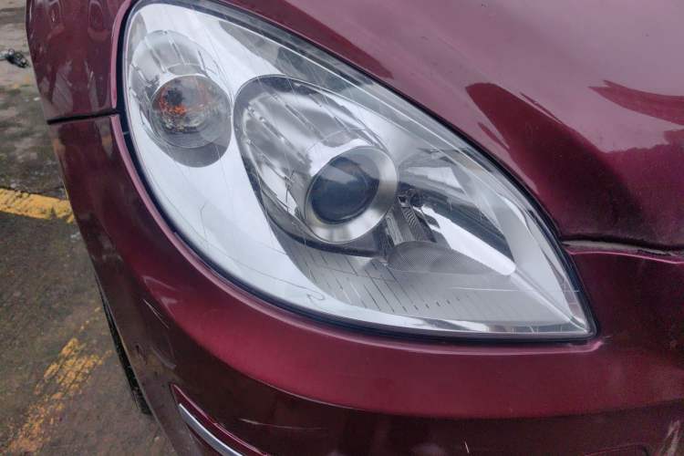 Used Mercedes-Benz B-Class 2009 B 200 Luxury Model Right Front Headlight