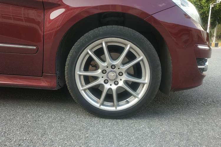 Used Mercedes-Benz B-Class 2009 B 200 Fashion Model Right Front Wheel Hub