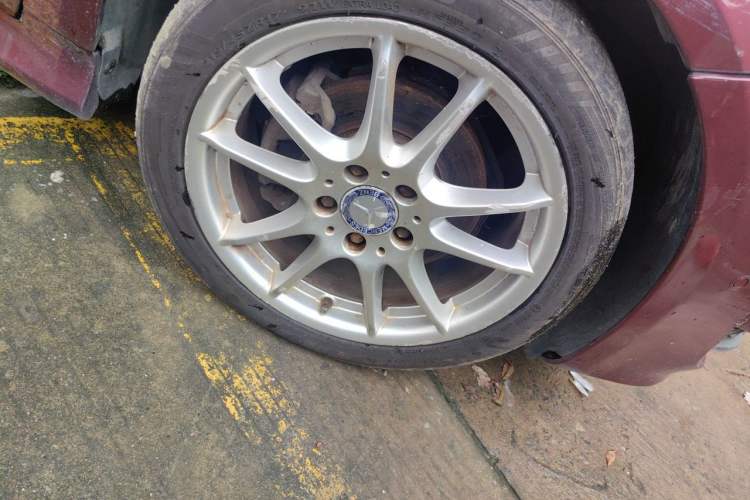 Used Mercedes-Benz B-Class 2009 B 200 Luxury Model Right Front Wheel Hub