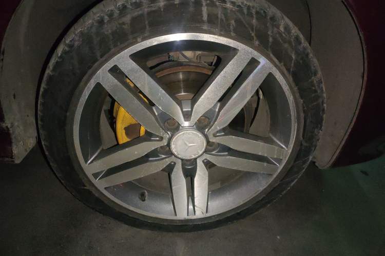 Used Mercedes-Benz B-Class 2009 B 200 Luxury Model Right Front Wheel Hub