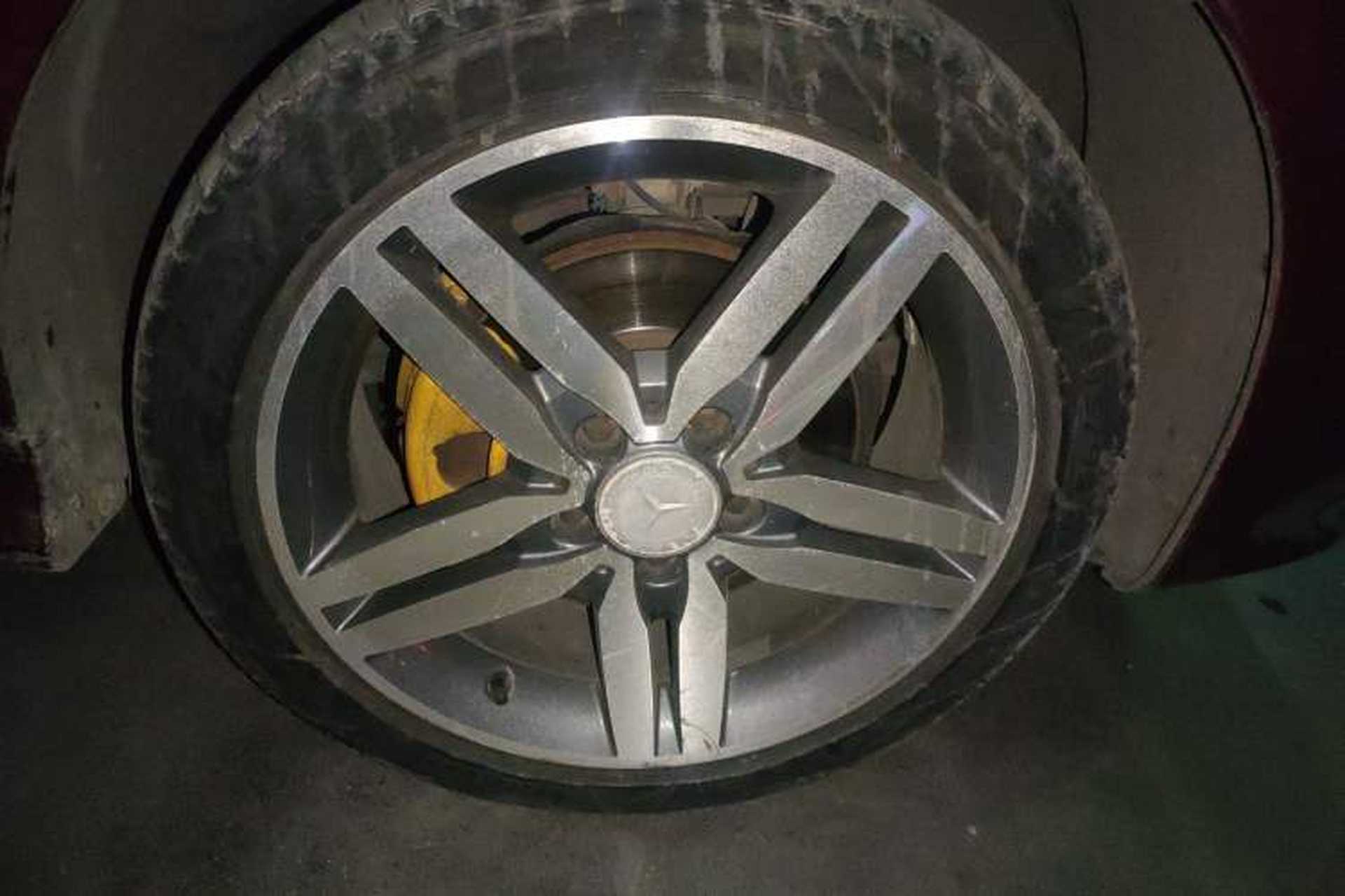 Used Mercedes-Benz B-Class 2009 B 200 Luxury Model Right Front Wheel Hub