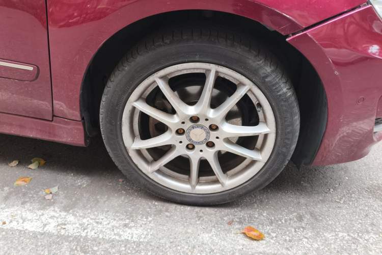 Used Mercedes-Benz B-Class 2009 B 200 Fashion Model Right Front Wheel Hub