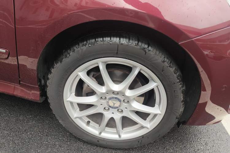 Used Mercedes-Benz B-Class 2009 B 200 Sport Edition Right Front Wheel Hub