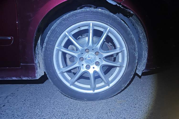 Used Mercedes-Benz B-Class 2009 B 200 Fashion Model Right Front Wheel Hub