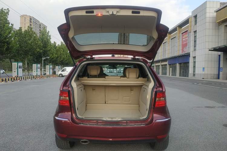 Used Mercedes-Benz B-Class 2009 B 200 Fashion Model Trunk