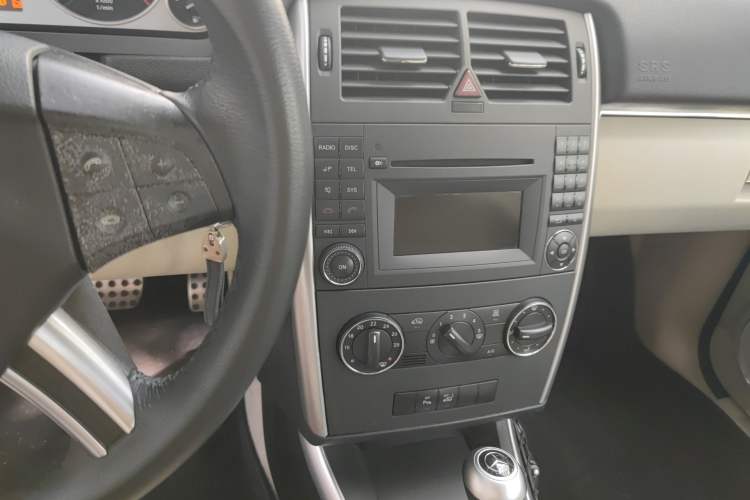 Used Mercedes-Benz B-Class 2009 B 200 Luxury Model Audio And AC Panel