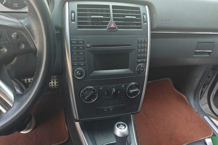 Used Mercedes-Benz B-Class 2009 B 200 Sport Edition Audio And AC Panel