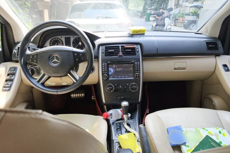 Used Mercedes-Benz B-Class 2009 B 200 Fashion Model Center Console