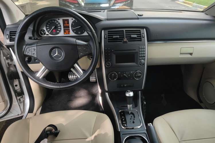 Used Mercedes-Benz B-Class 2009 B 200 Luxury Model Center Console