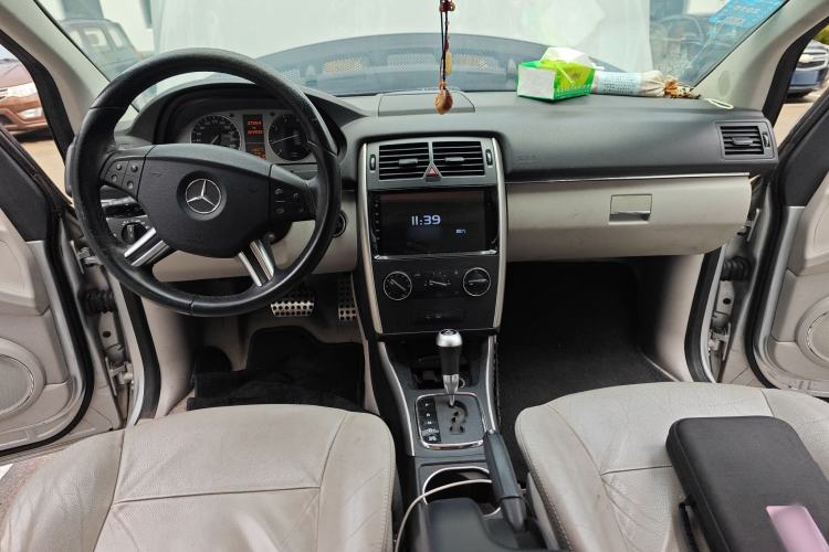 Used Mercedes-Benz B-Class 2009 B 200 Fashion Model Center Console