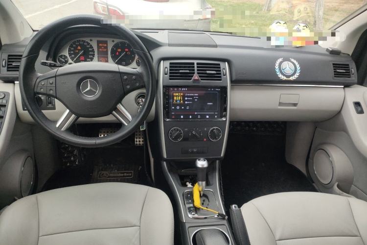 Used Mercedes-Benz B-Class 2009 B 200 Fashion Model Center Console