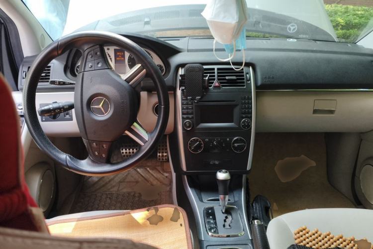 Used Mercedes-Benz B-Class 2009 B 200 Fashion Model Center Console