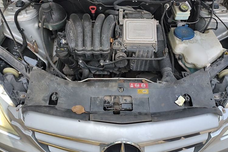 Used Mercedes-Benz B-Class 2009 B 200 Fashion Model Engine Bay