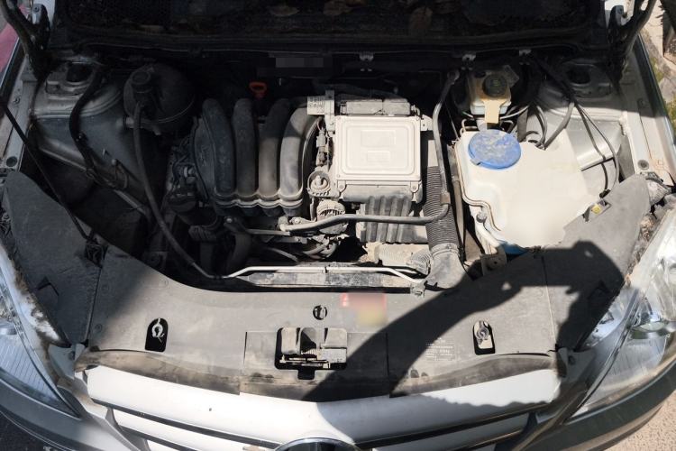 Used Mercedes-Benz B-Class 2009 B 200 Fashion Model Engine Bay