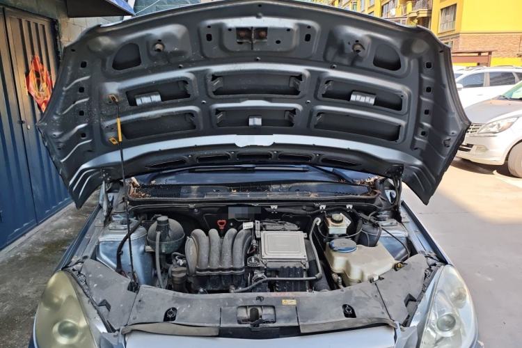 Used Mercedes-Benz B-Class 2009 B 200 Fashion Model Engine Bay